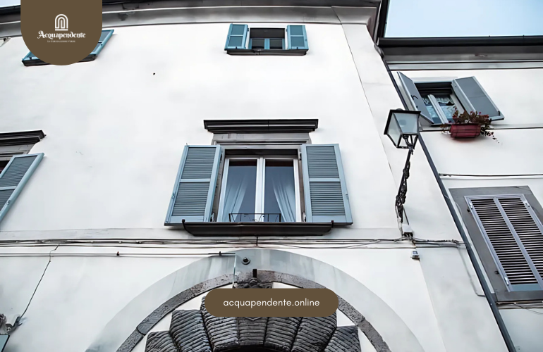 Palazzo Savini-Costantini: Eleganza e Storia nel Cuore di Acquapendente